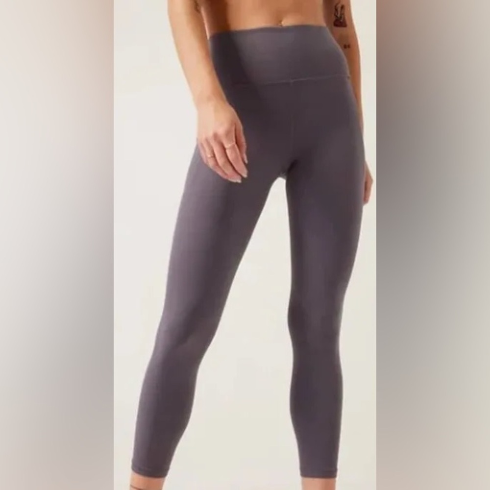 Athleta salutation stash 7/8 tight dusk violet